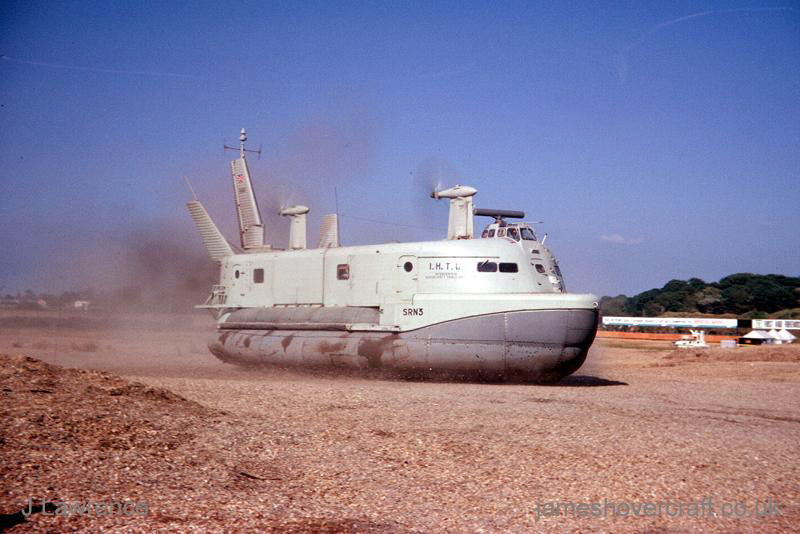 The SRN3 with the Inter-Service Hovercraft Trials Unit, IHTU - Departing (credit: Pat Lawrence).